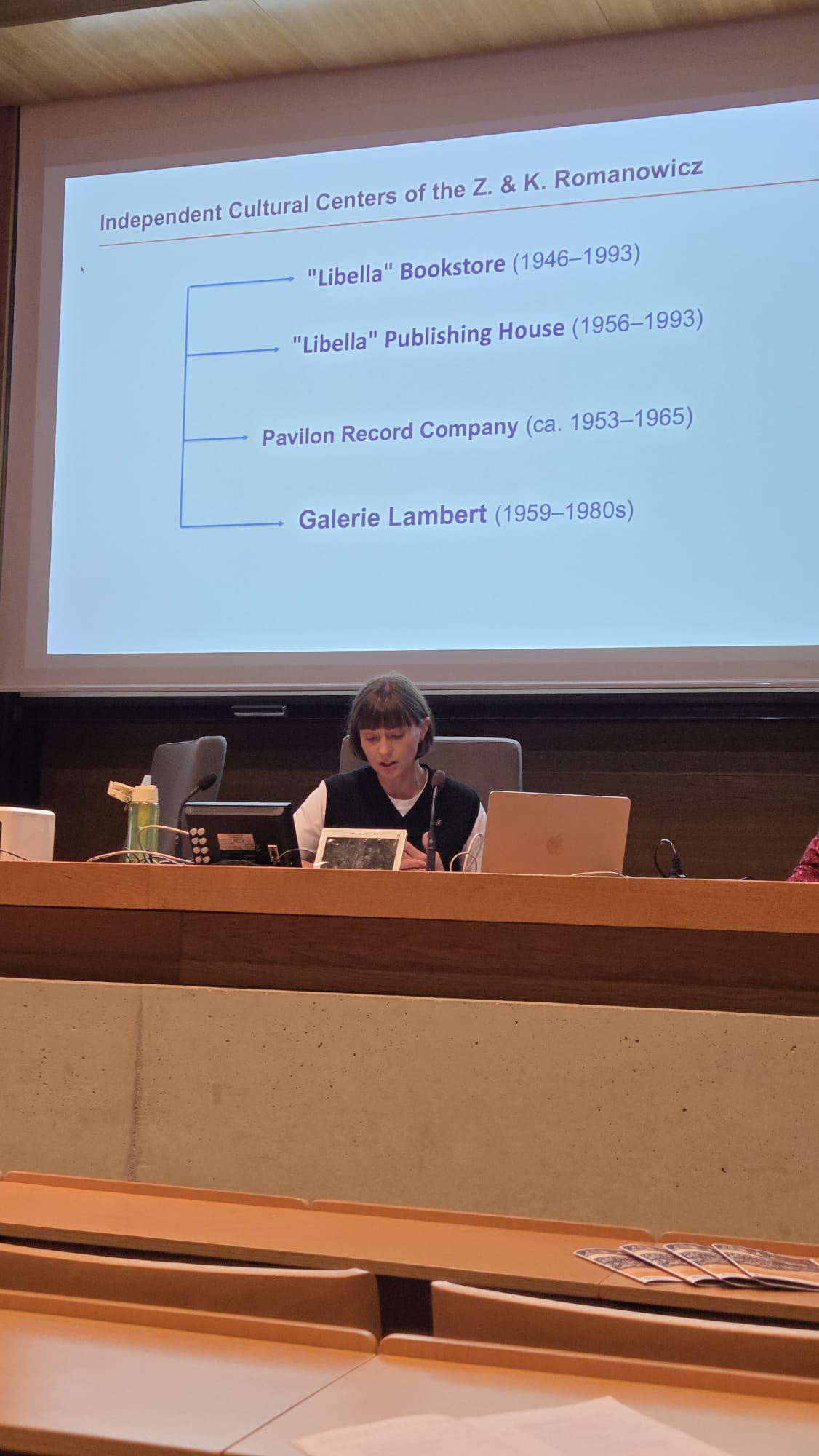 Dr Aleksandra Grzemska z naszego Instytutu z referatem na Sorbonie