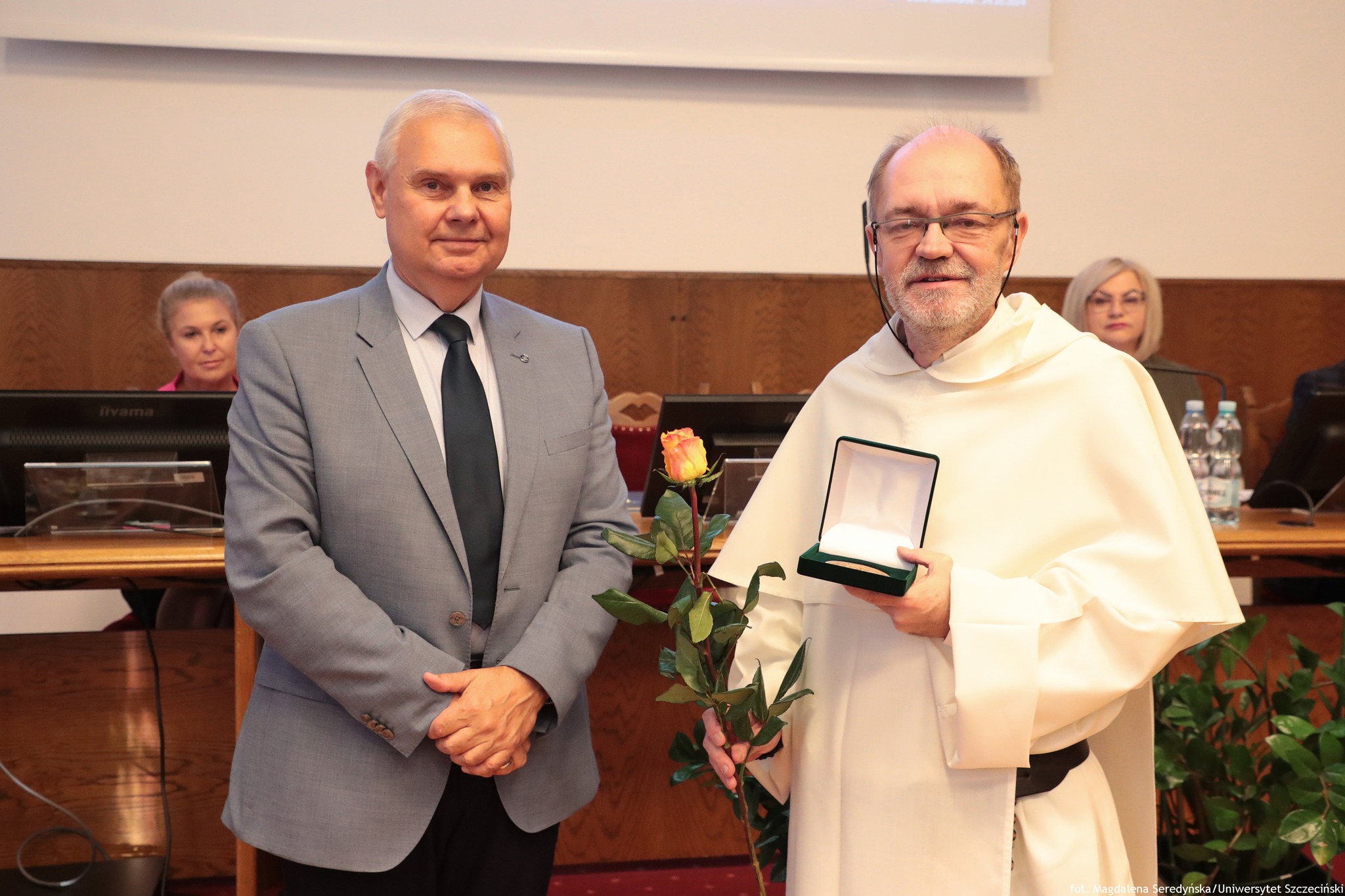 Wykład prof. Jerzego Madejskiego podczas posiedzenia Senatu Uniwersytetu Szczecińskiego