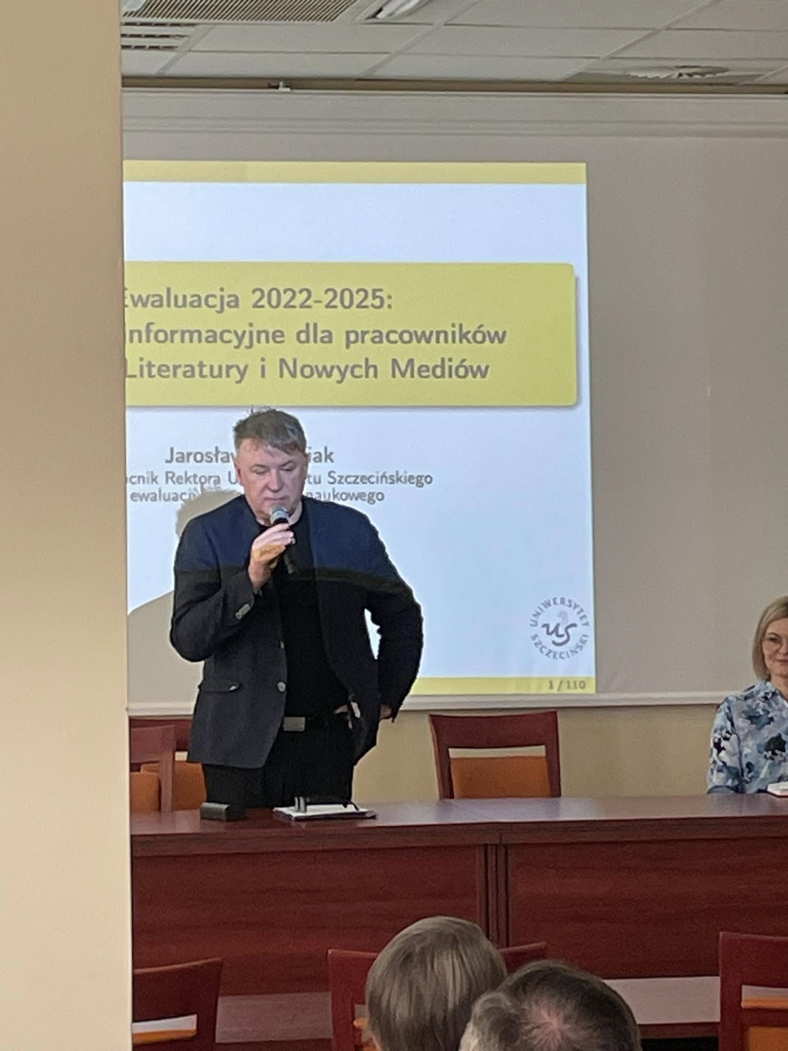 Zebranie pracowników na temat zasad ewaluacji działalności badawczej