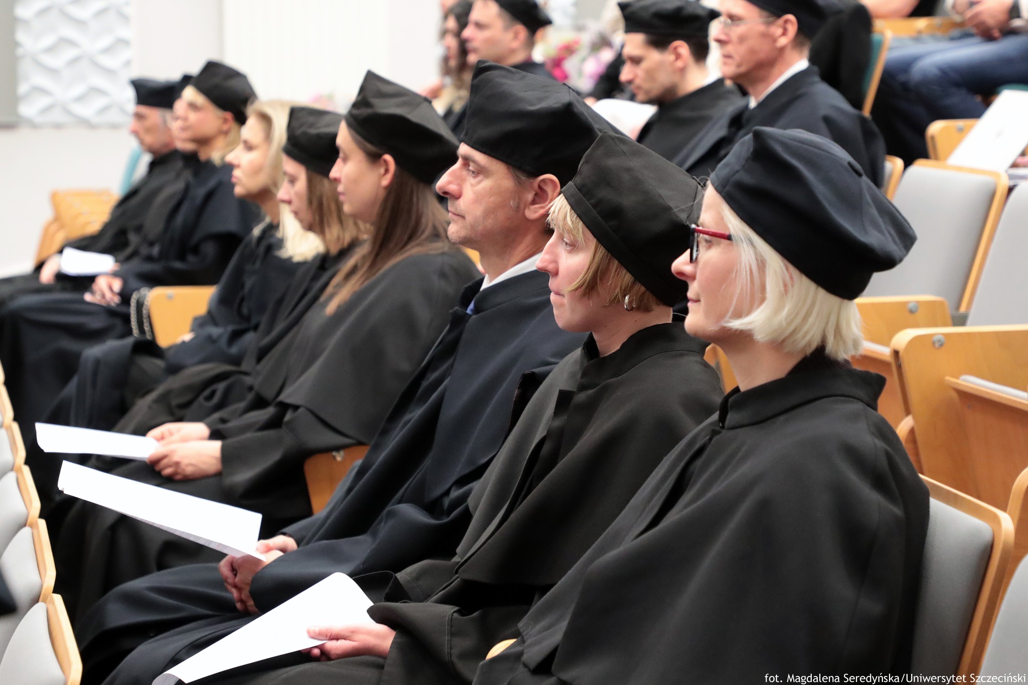 Promocje doktorów w dyscyplinie literaturoznawstwo