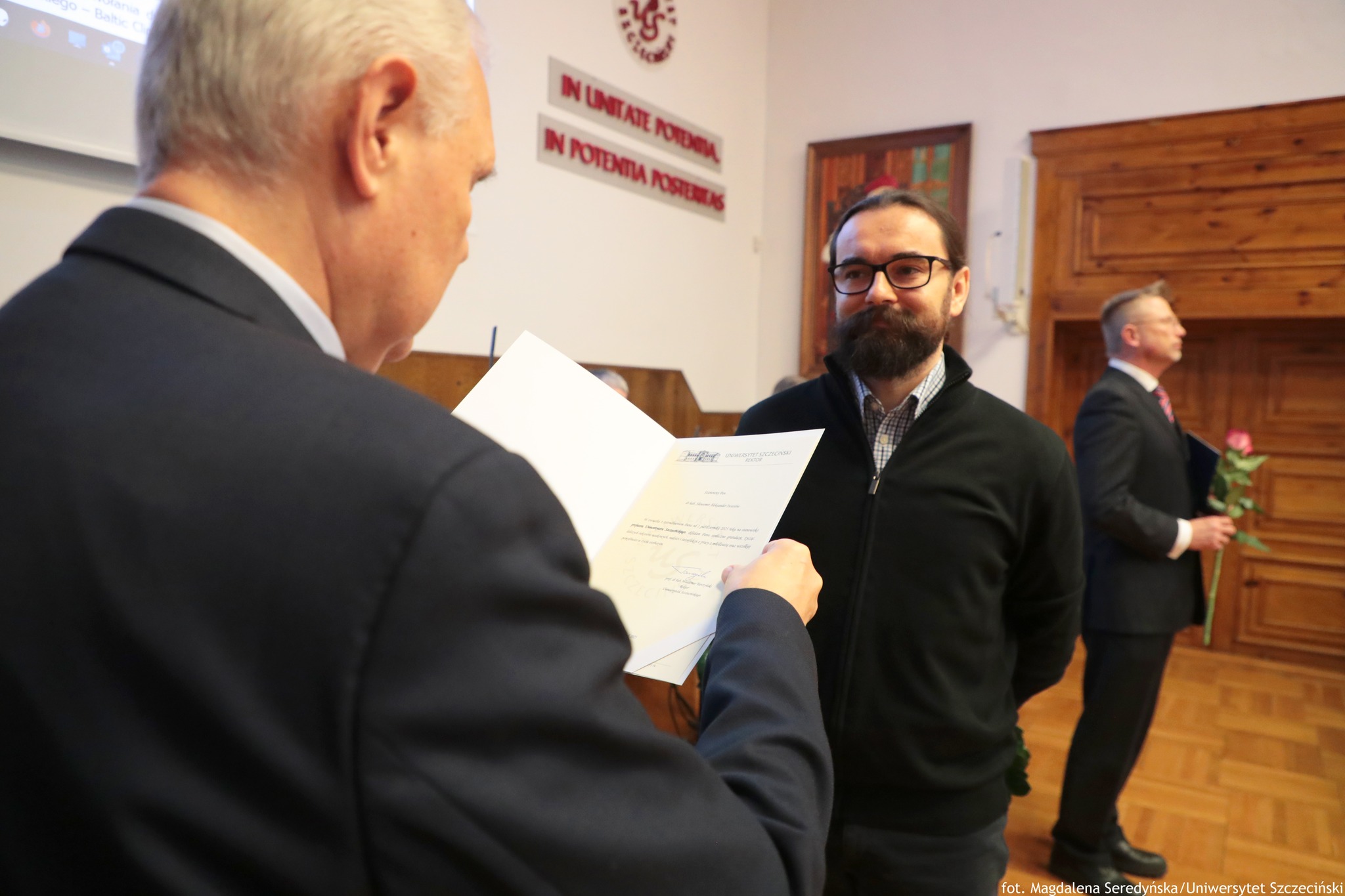 Dr hab. Sławomir Iwasiów z naszego Instytutu dołączył do grona profesorów Uniwersytetu Szczecińskiego